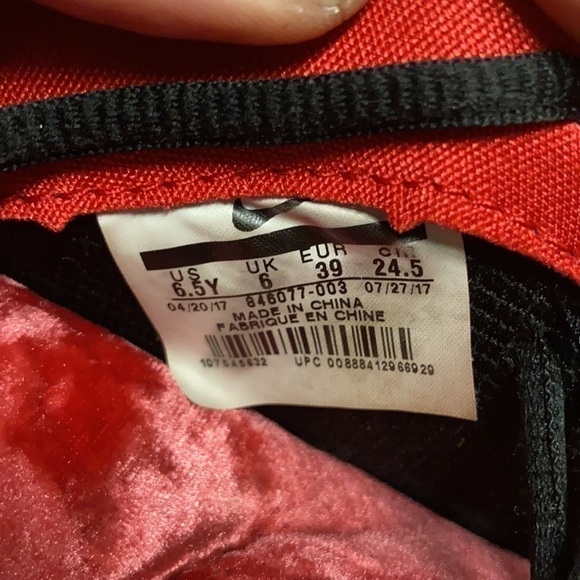 𝅺NIKE Little Posite One QS “Dracula” - Picture 5 of 5